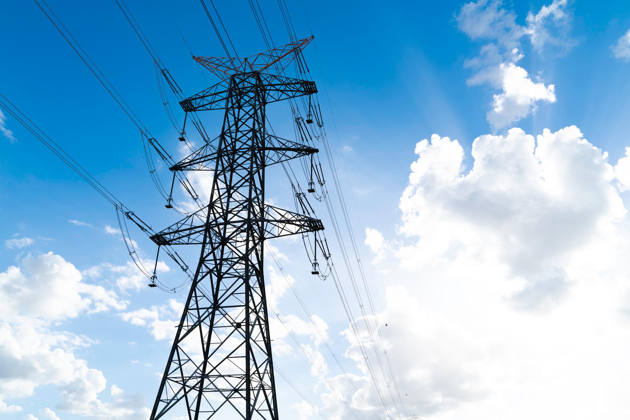 高圧電力とは?低圧電力や特別高圧電力との違いをわかりやすく解説!
